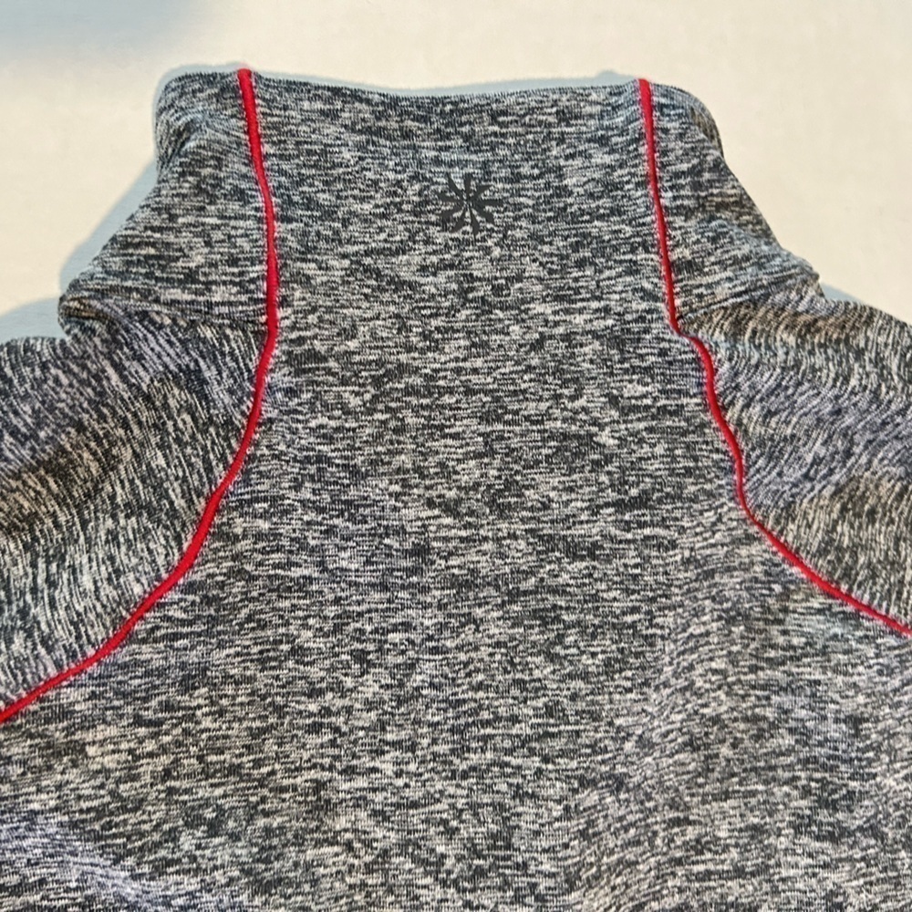 Athleta active1/2 zipper long sleeve‎ pull over top navy,gray, red. Size XS. G13 - Picture 6 of 8